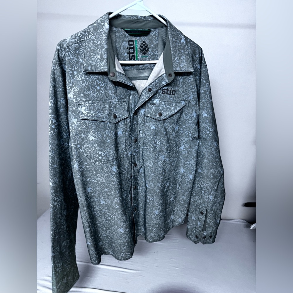 Stio Shirt wind blocker - men’s medium - green floral